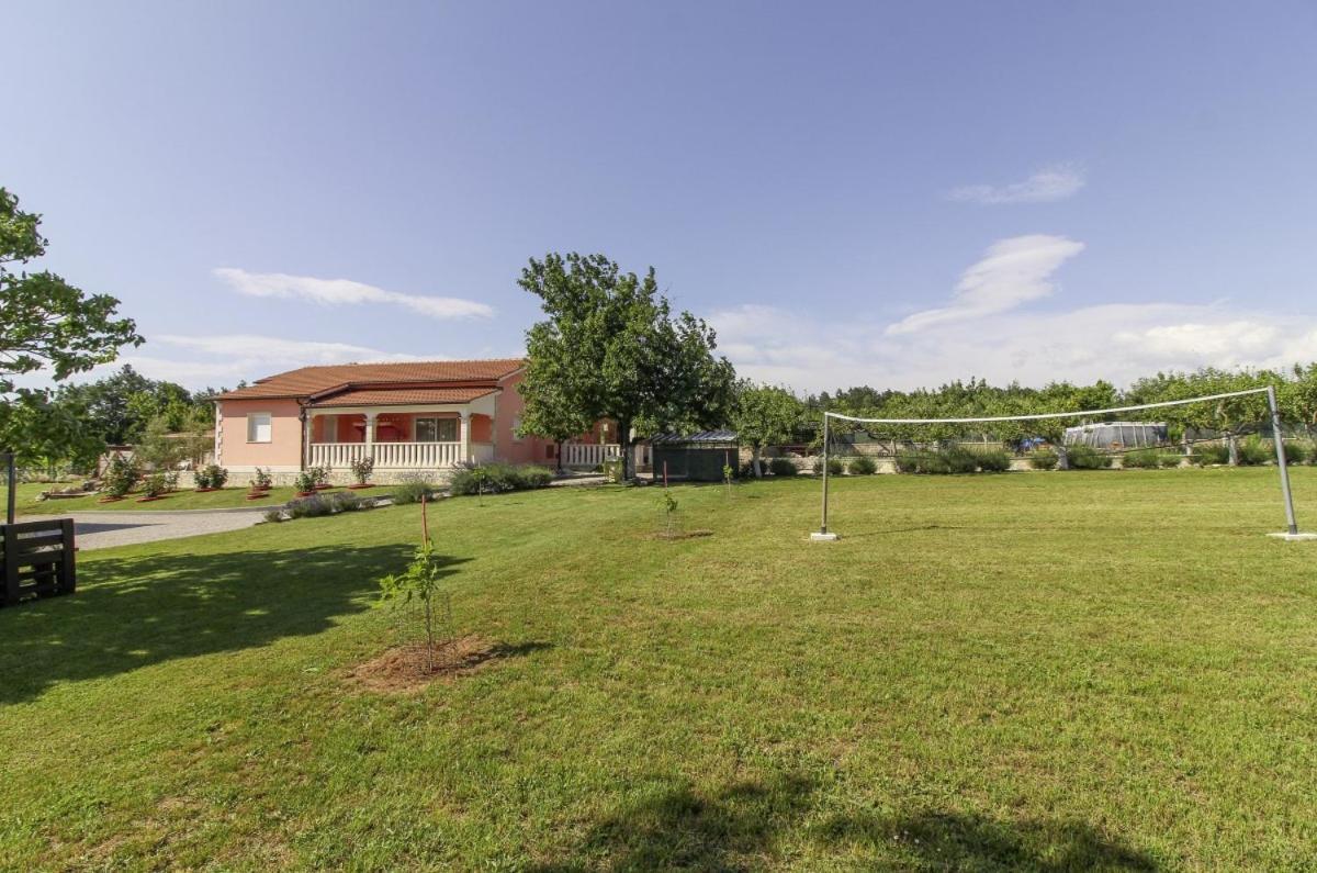 Linda In Lovrinici Villa Пазин Екстериор снимка