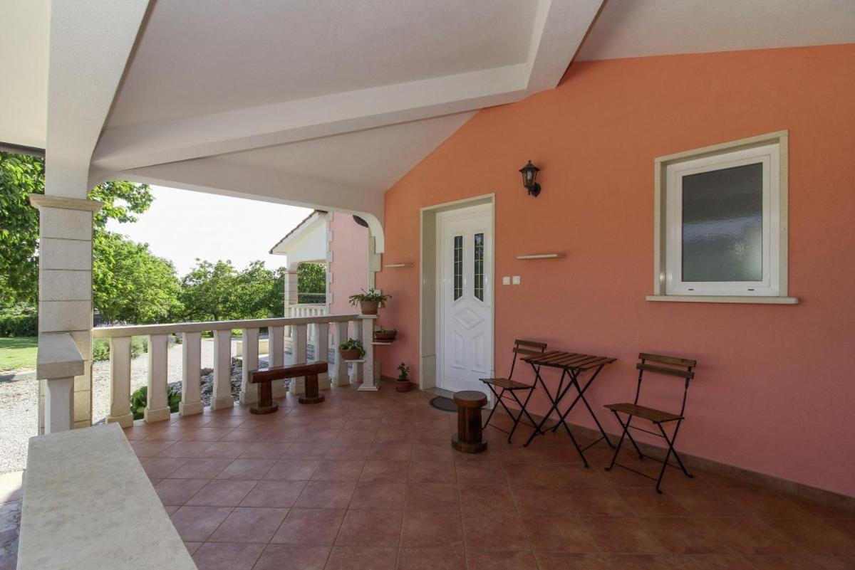 Linda In Lovrinici Villa Пазин Екстериор снимка