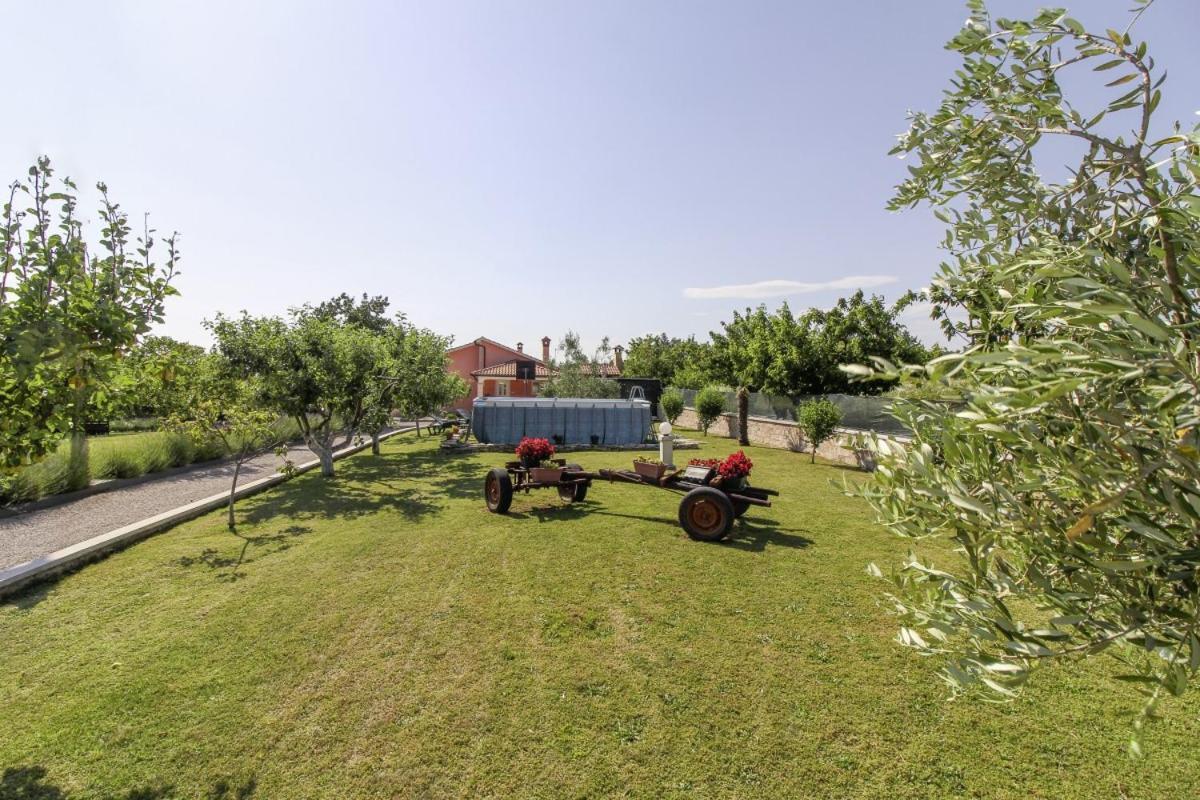 Linda In Lovrinici Villa Пазин Екстериор снимка